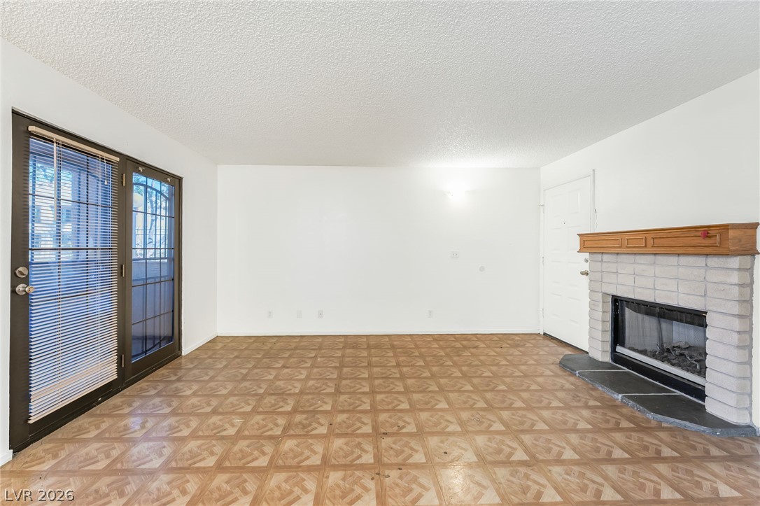Photo 10 of 33, 4340 Sanderling Circle #73