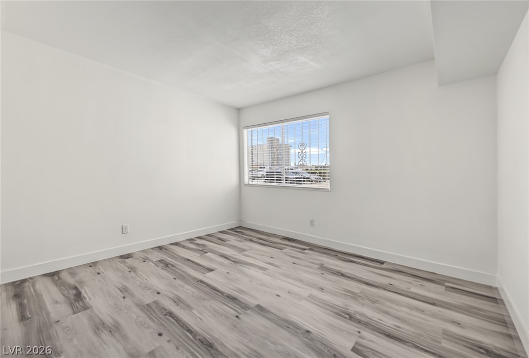 Photo 17 of 37, 1405 Vegas Valley Drive #187