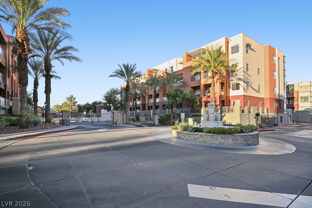 Photo 2 of 47 E Agate Avenue #301