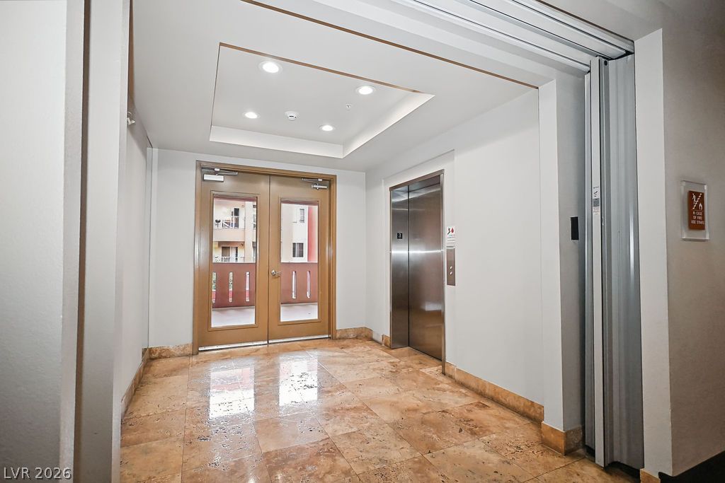 Photo 17 of 21, 47 E Agate Avenue #301