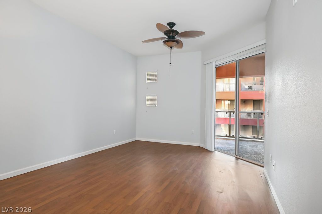 Photo 5 of 47 E Agate Avenue #301