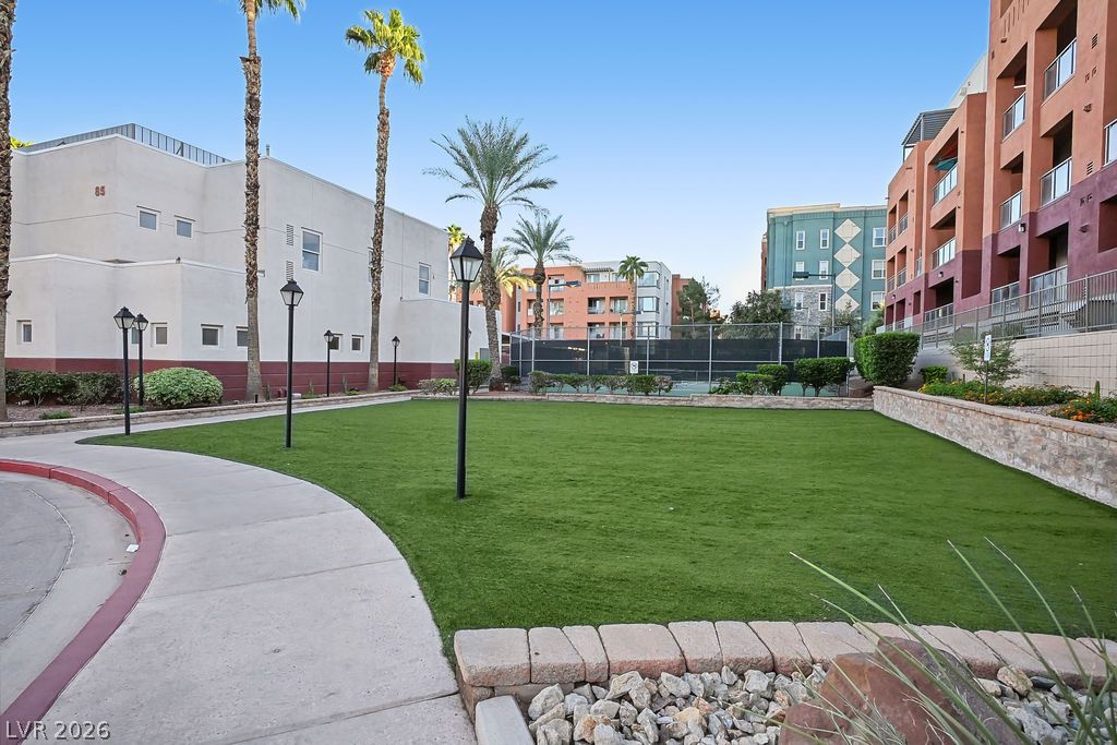 Photo 19 of 21, 47 E Agate Avenue #301