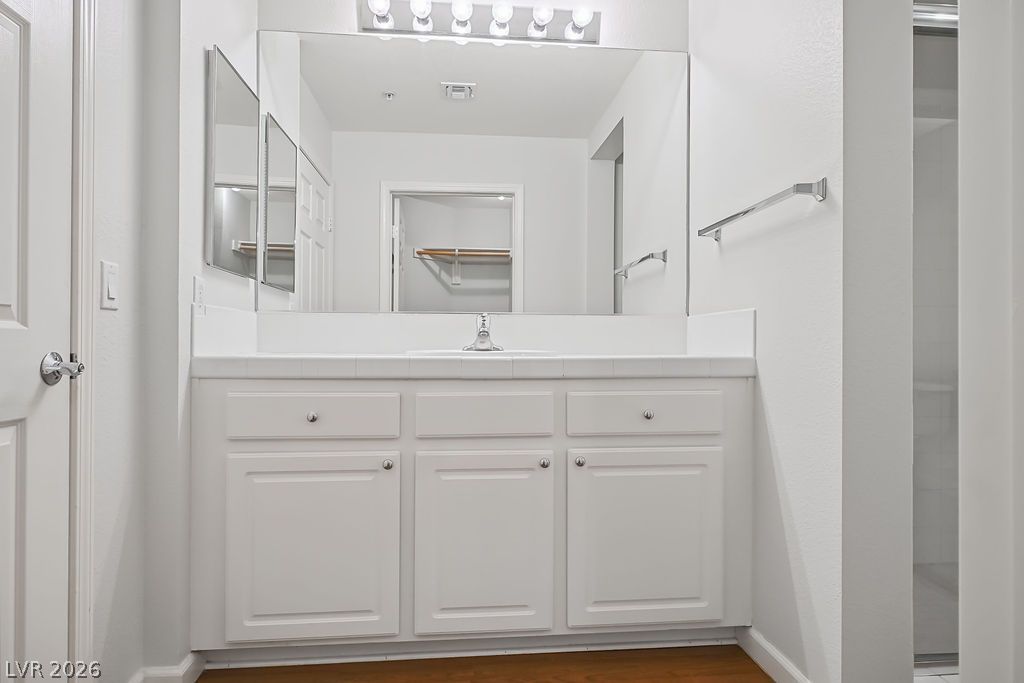 Photo 6 of 21, 47 E Agate Avenue #301