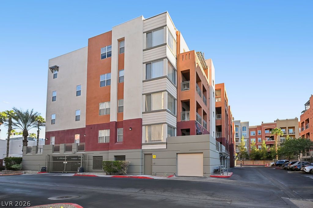 47 E Agate Avenue #301, Las Vegas 89123
