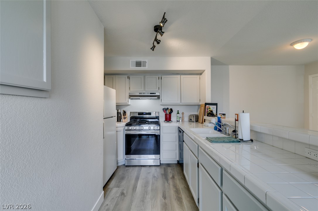 Photo 23 of 37, 2251 Wigwam Parkway #723