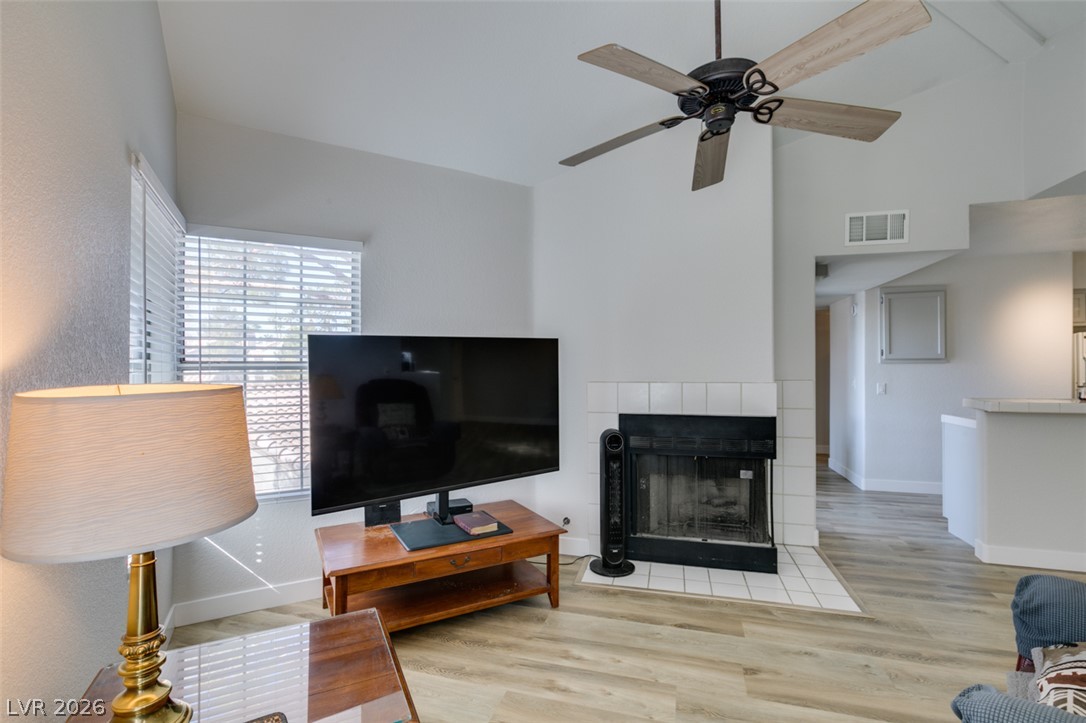 Photo 9 of 37, 2251 Wigwam Parkway #723
