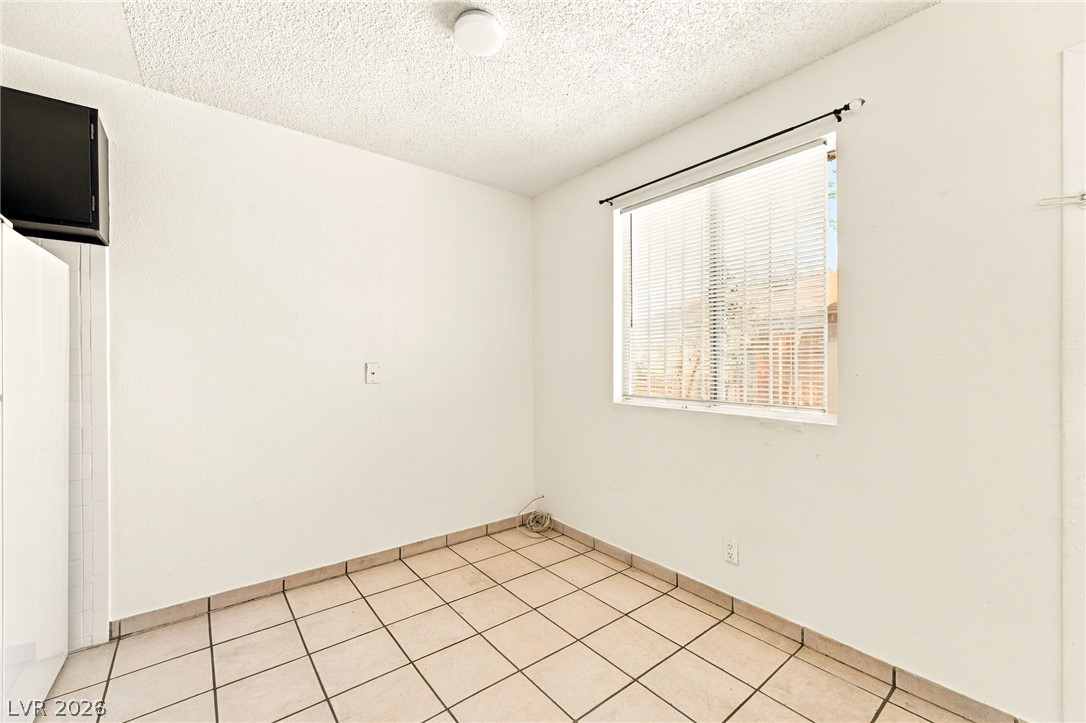 Photo 6 of 25, 2553 Ellis Street