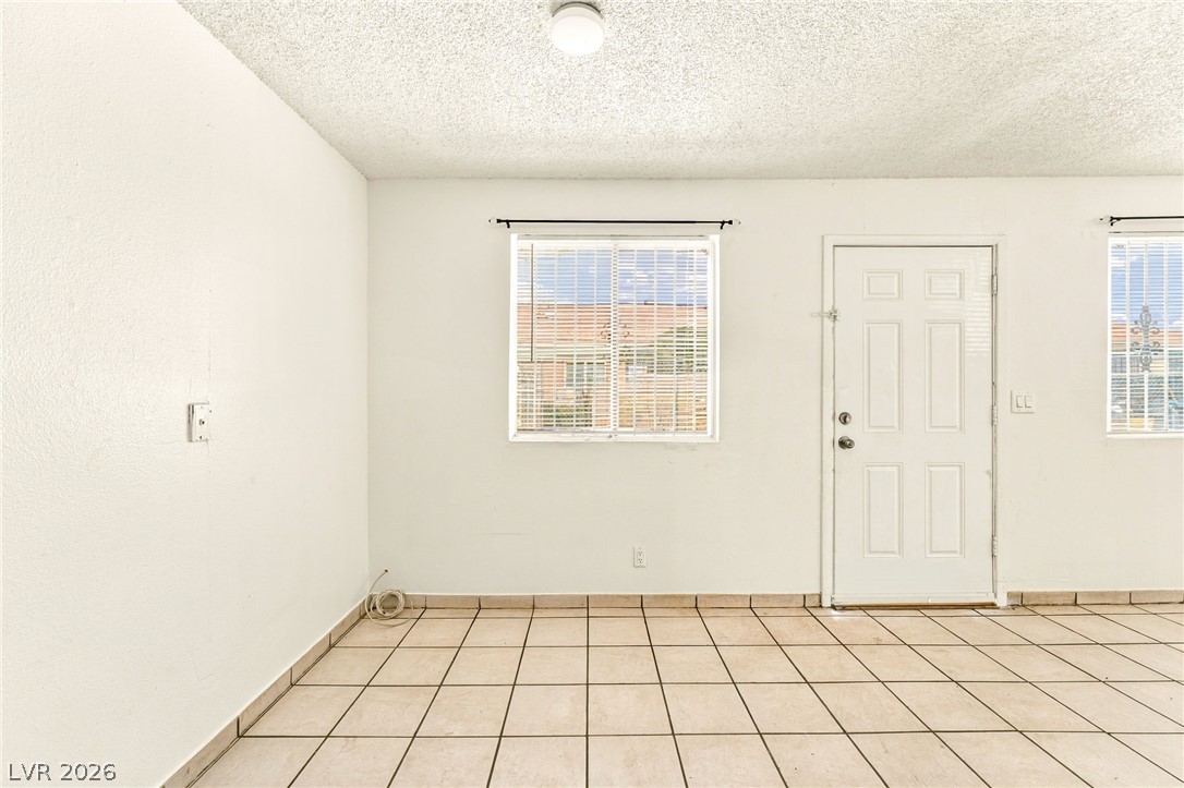 Photo 8 of 25, 2553 Ellis Street