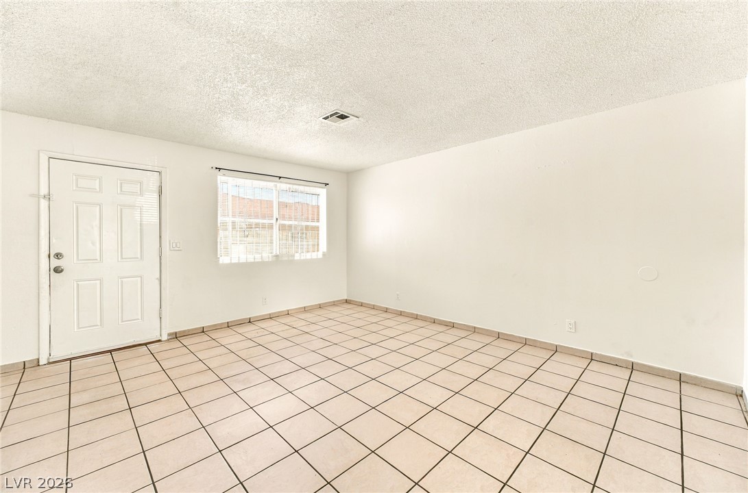Photo 11 of 25, 2553 Ellis Street