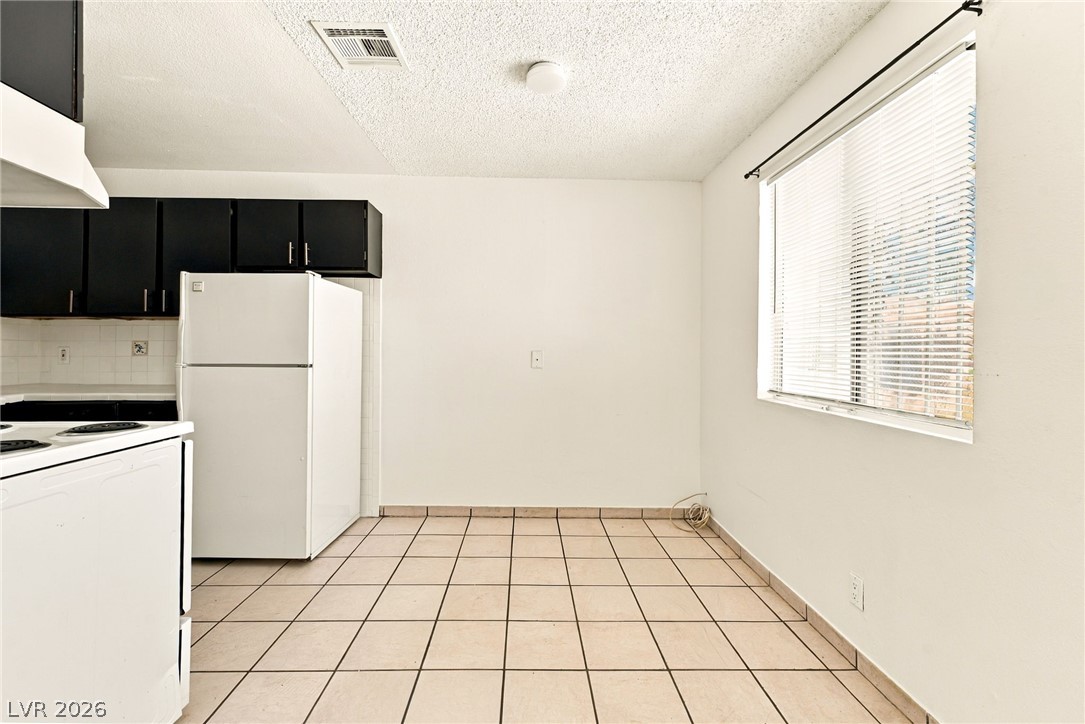 Photo 13 of 25, 2553 Ellis Street