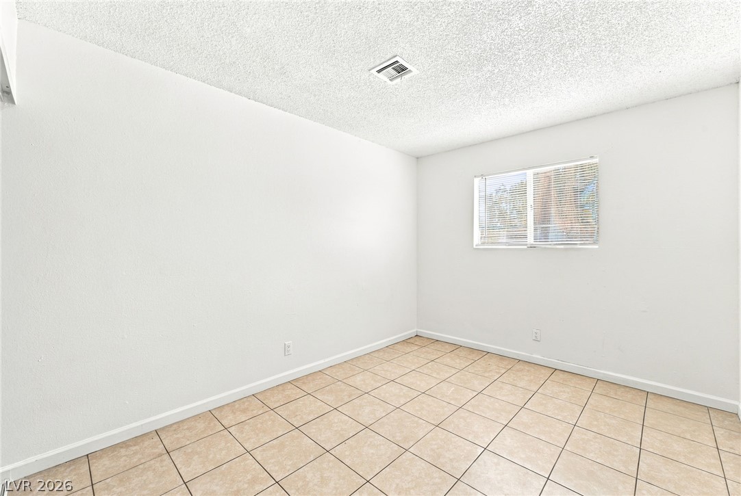 Photo 22 of 25, 2553 Ellis Street