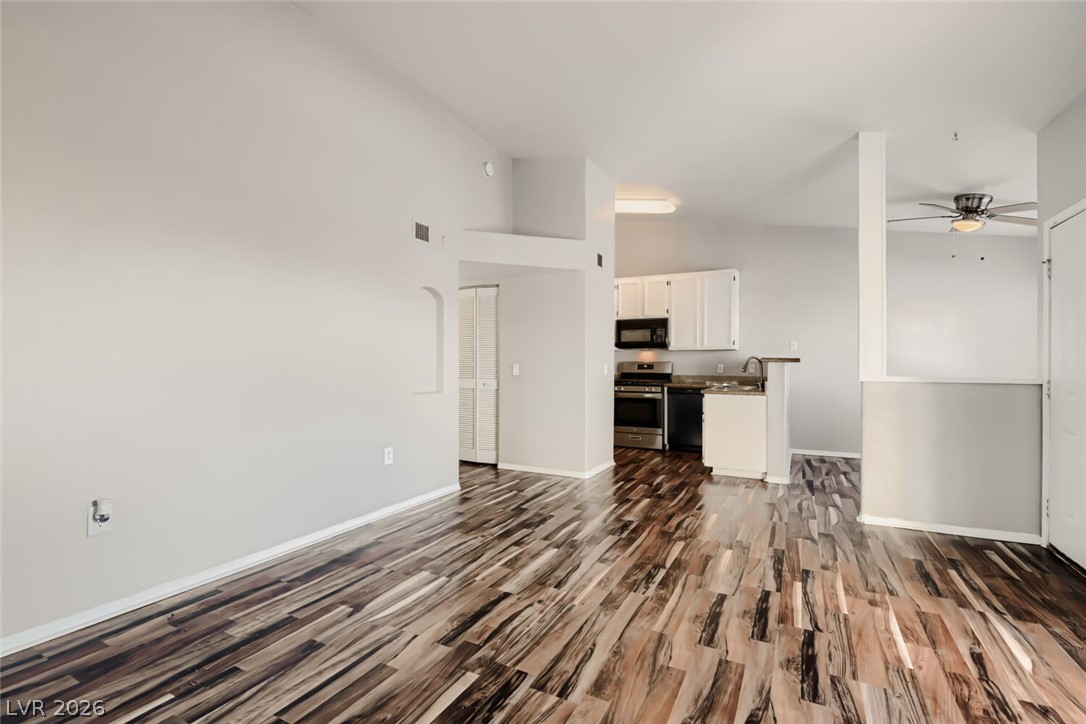 Photo 8 of 29, 3318 N Decatur Boulevard #2121
