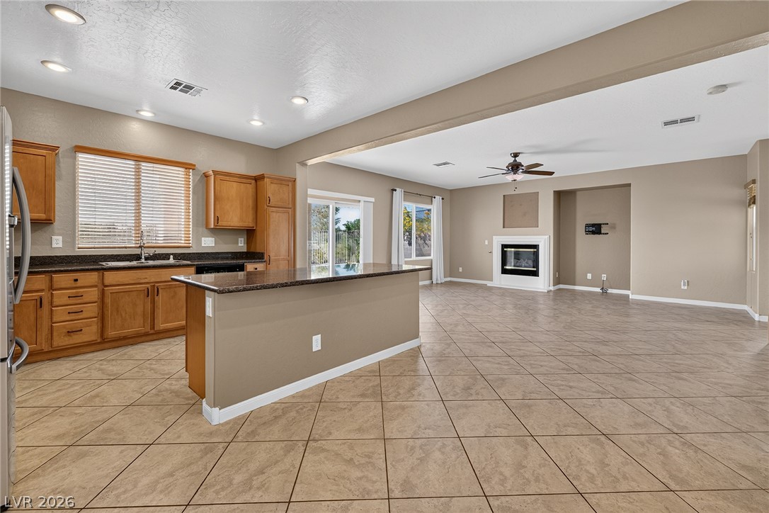 Photo 11 of 39, 8105 Celina Hills Street