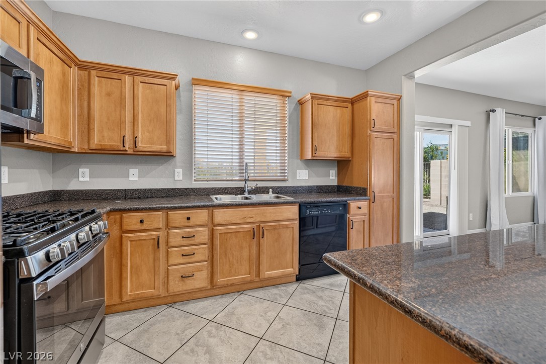 Photo 9 of 39, 8105 Celina Hills Street