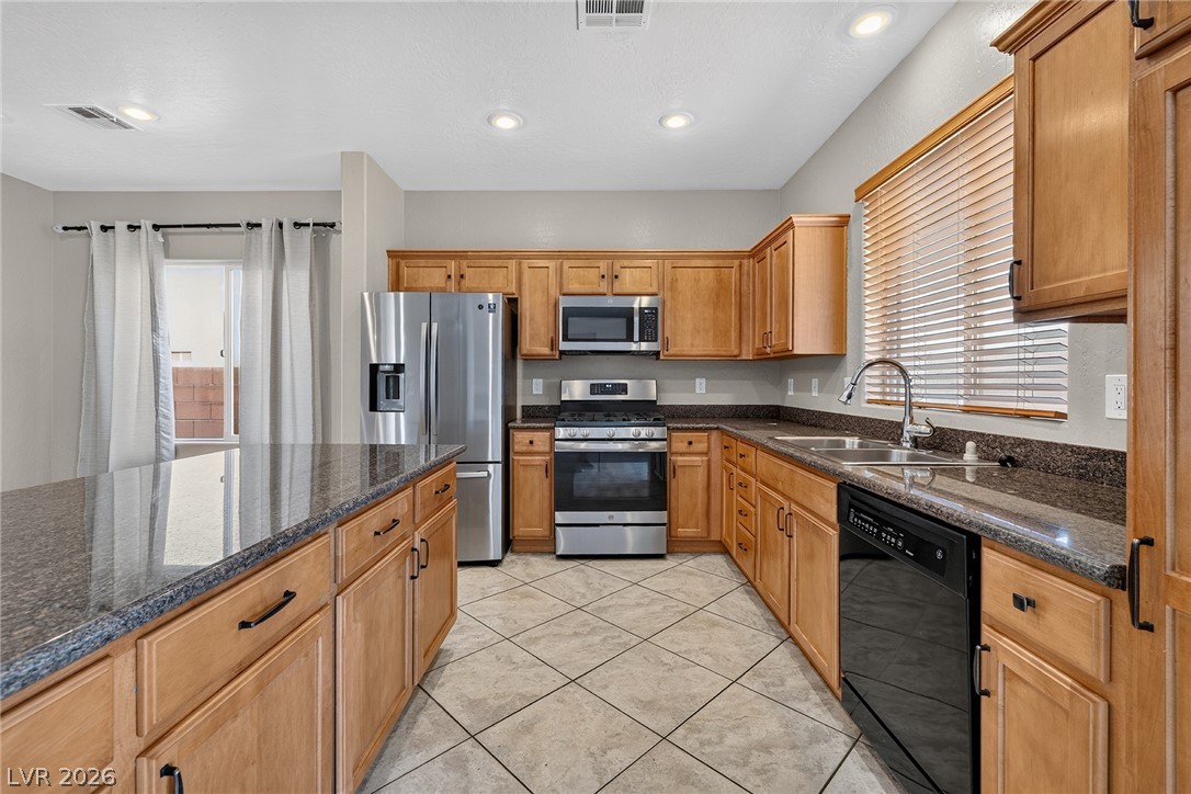 Photo 7 of 39, 8105 Celina Hills Street