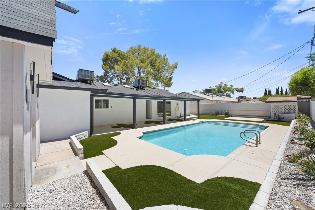 Photo 6 of 32, 1242 Campbell Drive