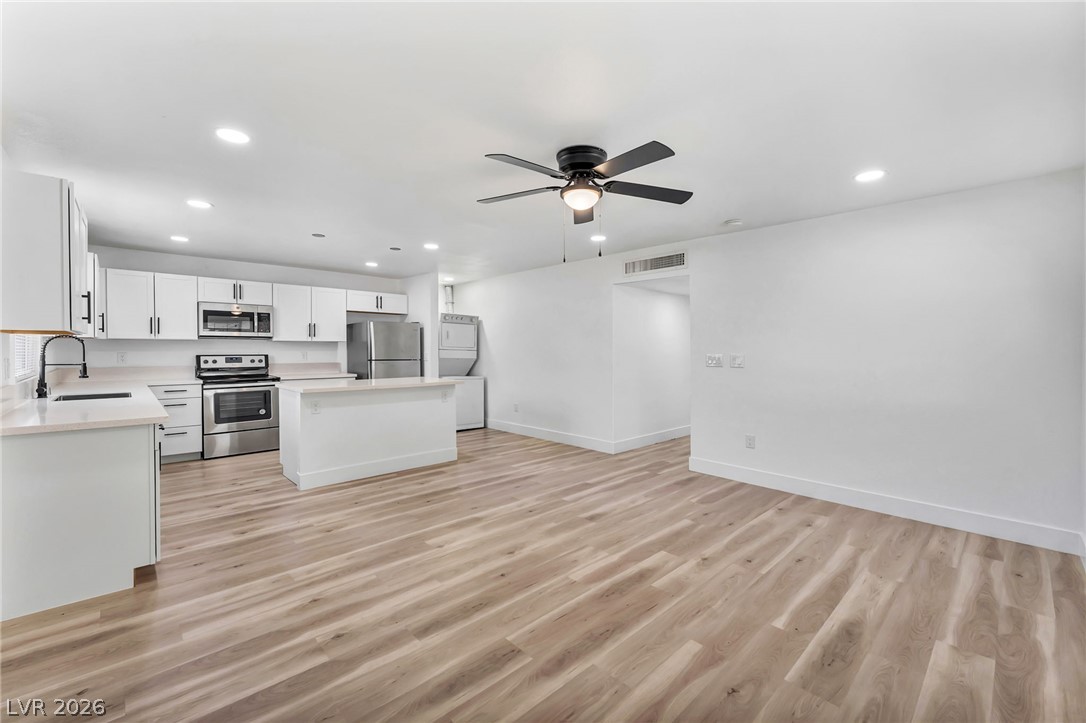 Photo 6 of 32, 724 N 9th Street