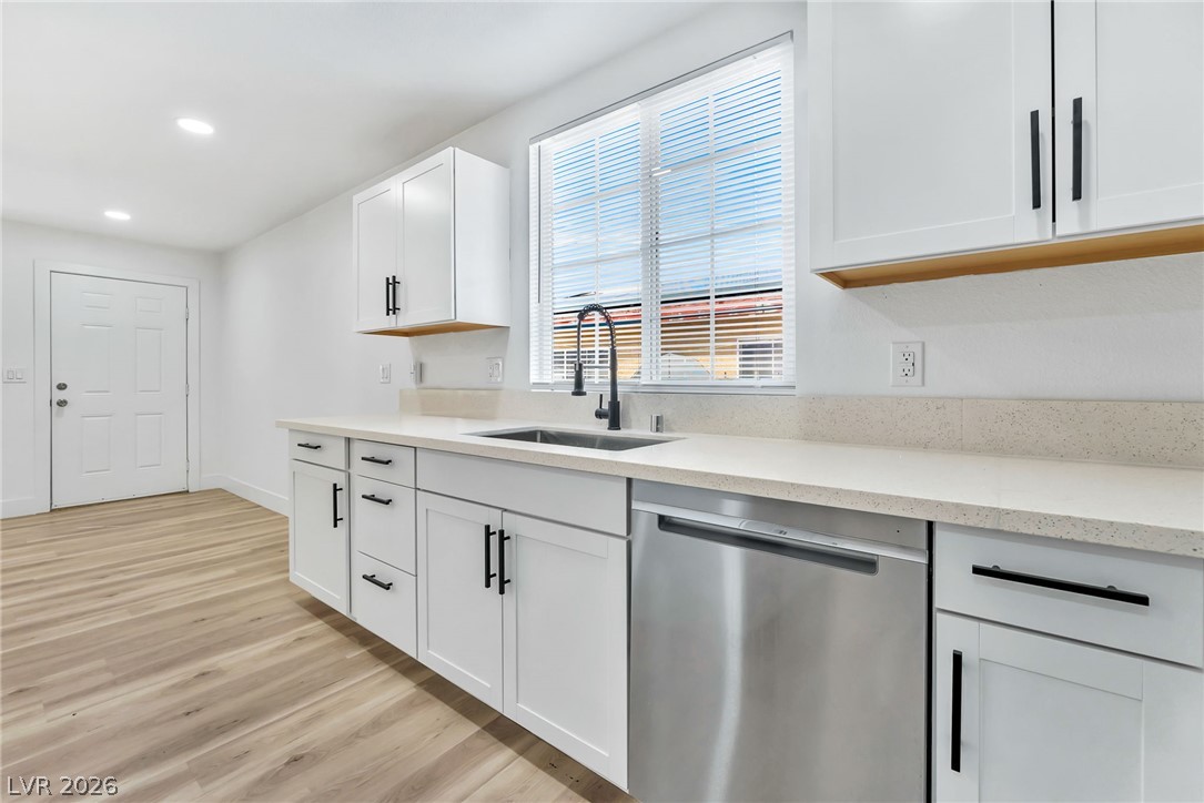 Photo 13 of 32, 724 N 9th Street