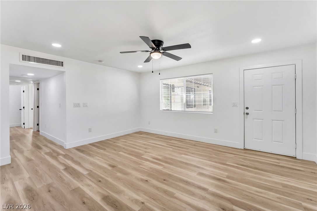Photo 23 of 32, 724 N 9th Street