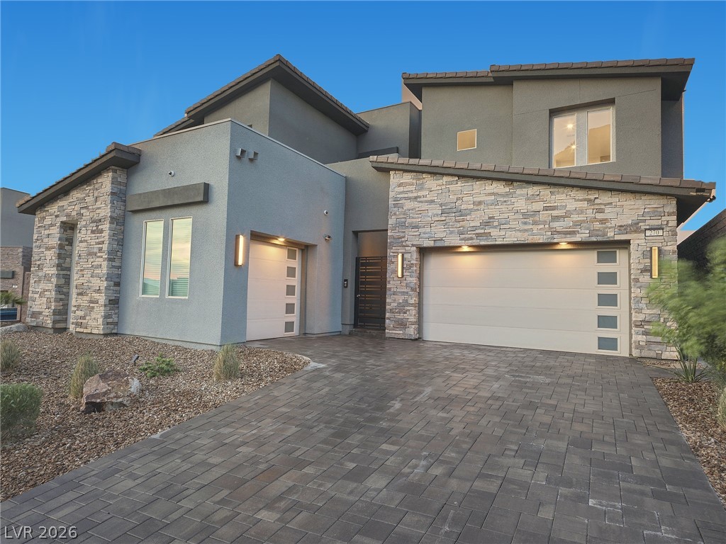 270 Shaded Canyon Drive, Henderson 89012