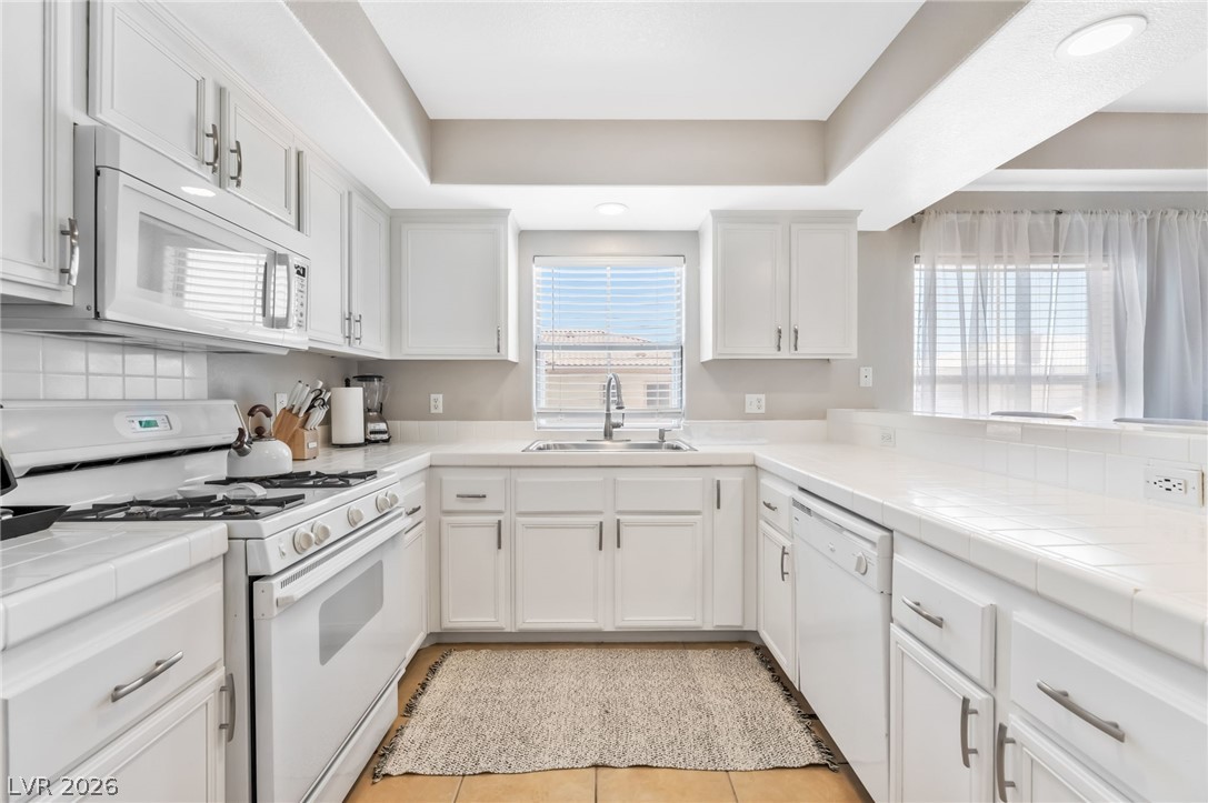 Photo 11 of 29, 3609 Galatea Street #203
