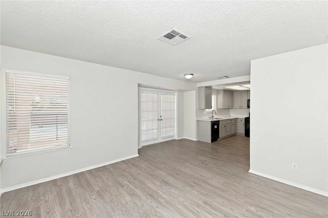 Photo 11 of 27, 378 Tierra Street