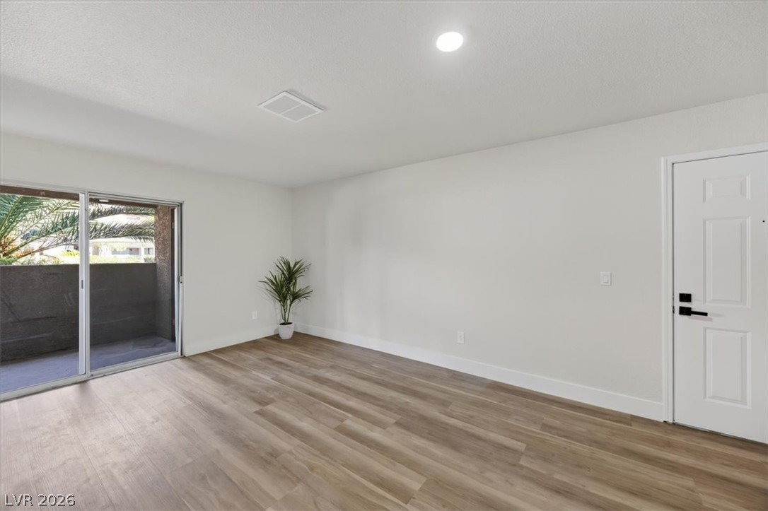 Photo 7 of 31, 2606 S Durango Drive #128