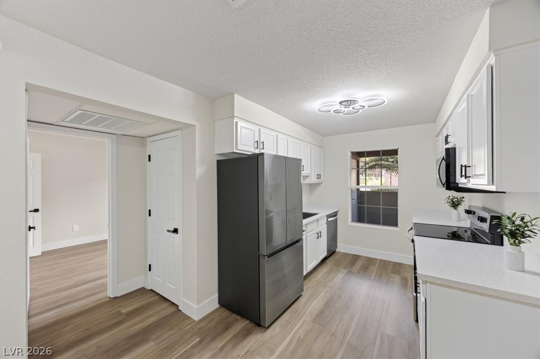 Photo 11 of 31, 2606 S Durango Drive #128