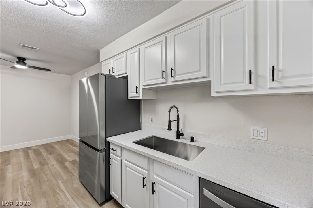 Photo 14 of 31, 2606 S Durango Drive #128
