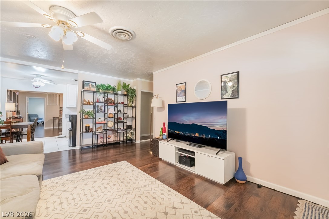 Photo 9 of 37, 1324 Appaloosa Road