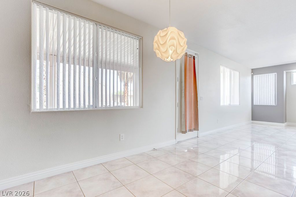 Photo 6 of 32, 9304 Perennial Avenue