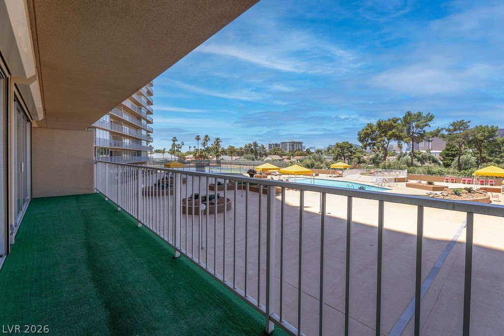Photo 11 of 38, 3111 Bel Air Drive #3A