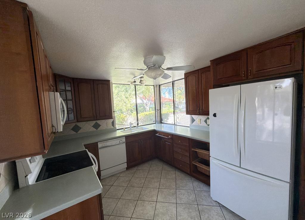 Photo 6 of 13, 2438 El Paseo Circle