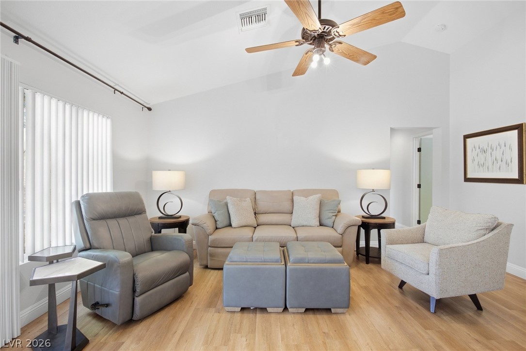 Photo 3 of 2529 Highvale Drive