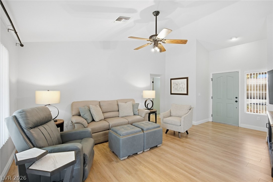 Photo 7 of 90, 2529 Highvale Drive