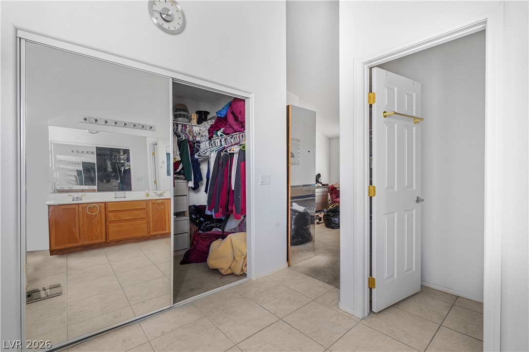 Photo 11 of 24, 815 Roaring Falls Avenue