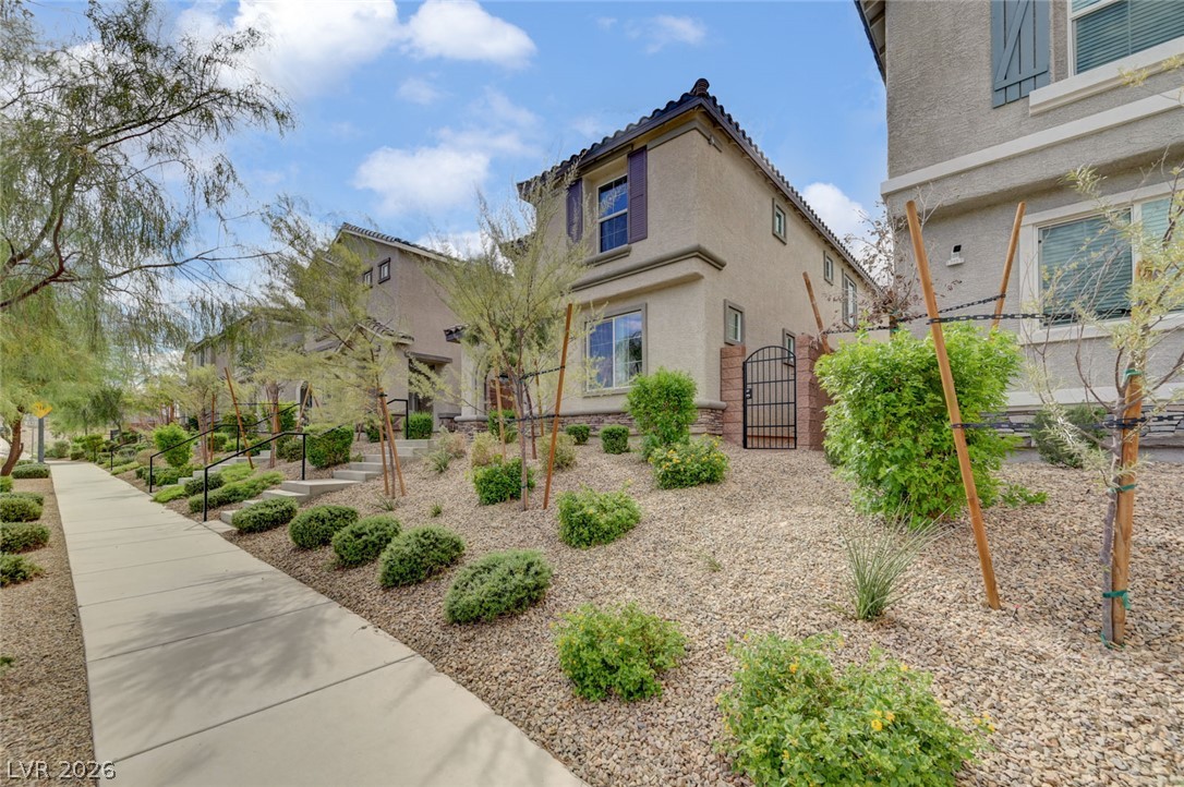 Photo 4 of 1372 Graphite Avenue