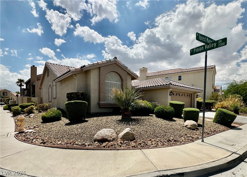 9201 Forest Manor Court, Las Vegas 89134