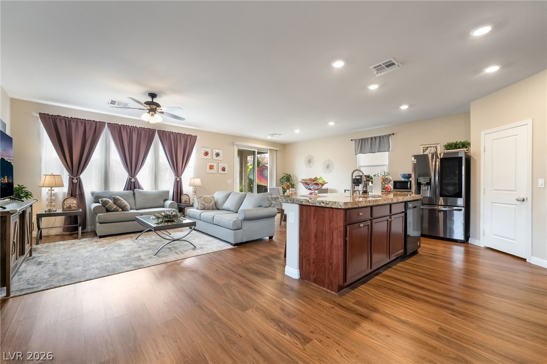 Photo 6 of 44, 7237 Pazienza Avenue
