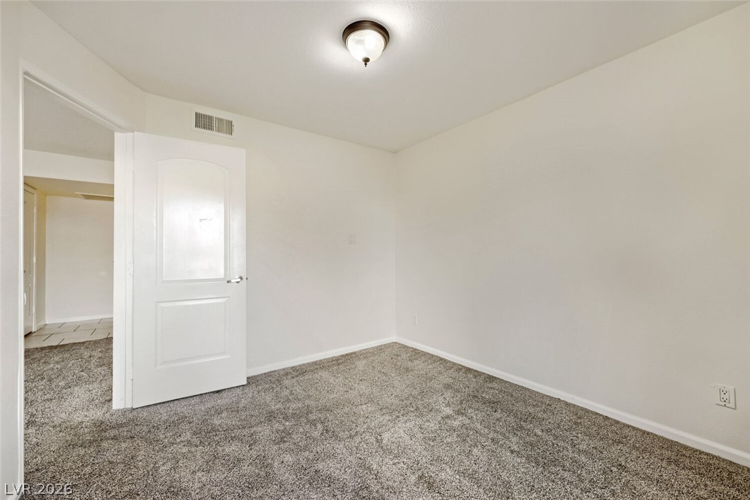 Photo 8 of 23, 769 Oakmont Avenue #403