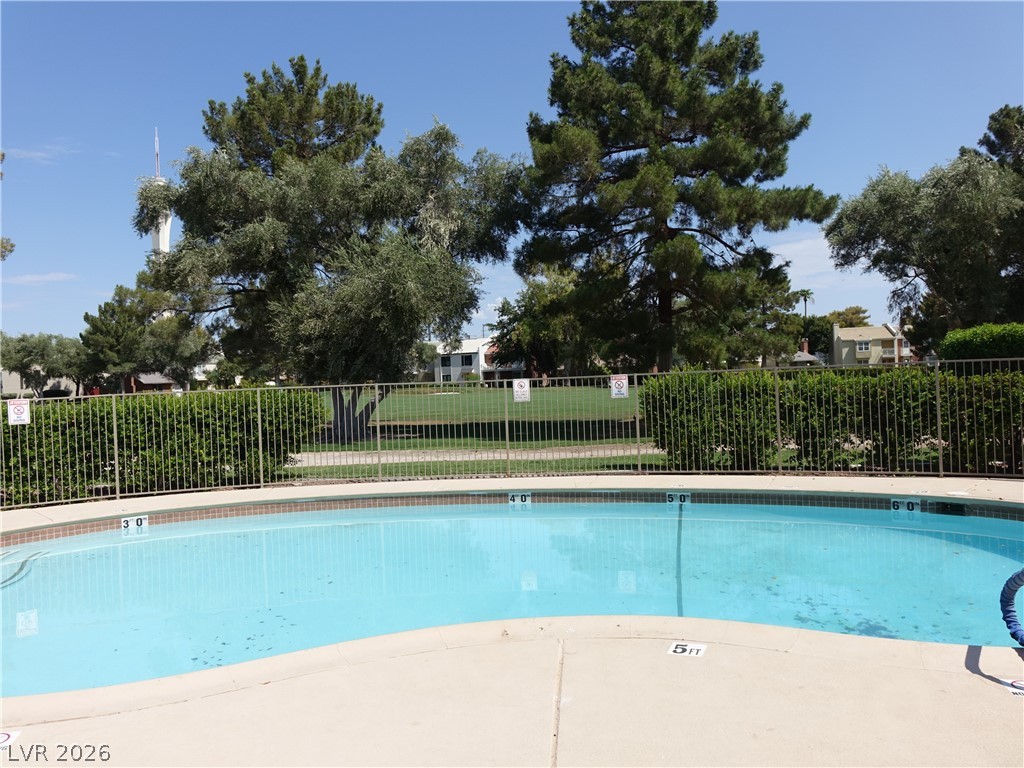 Photo 17 of 23, 769 Oakmont Avenue #403