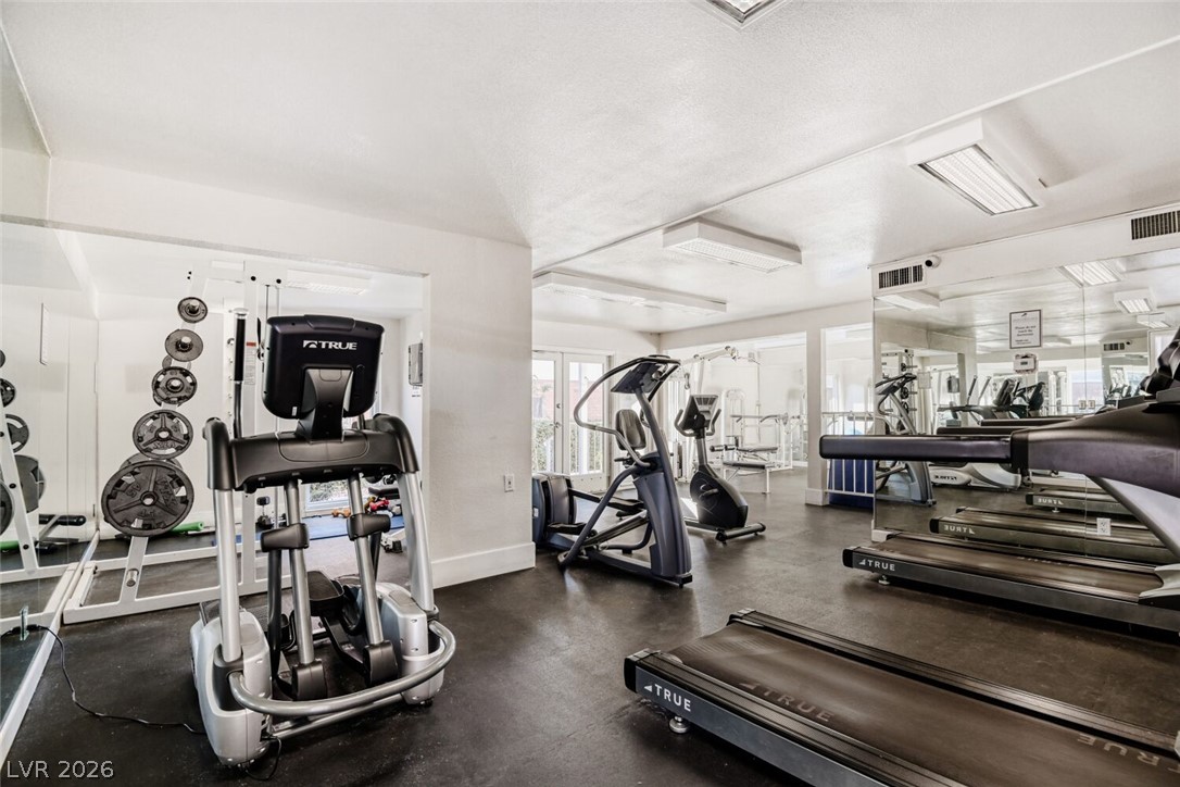Photo 18 of 23, 769 Oakmont Avenue #403