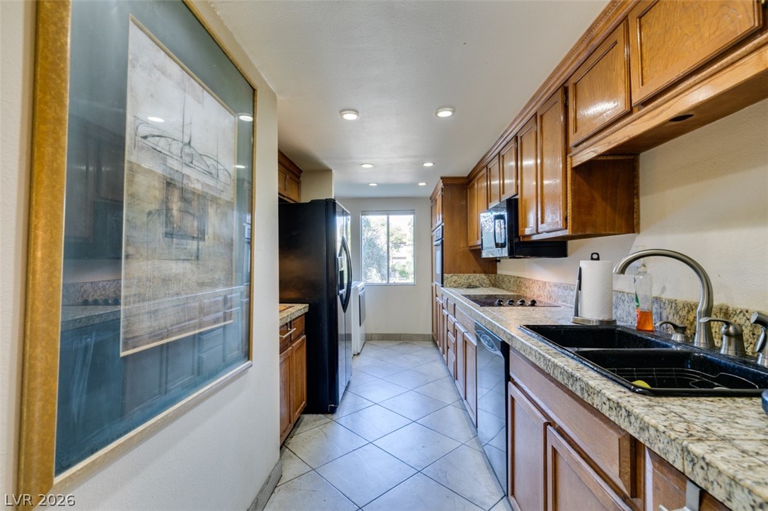 Photo 33 of 43, 730 S Royal Crest Circle #426