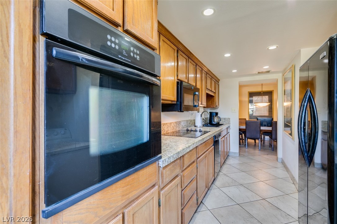 Photo 35 of 43, 730 S Royal Crest Circle #426
