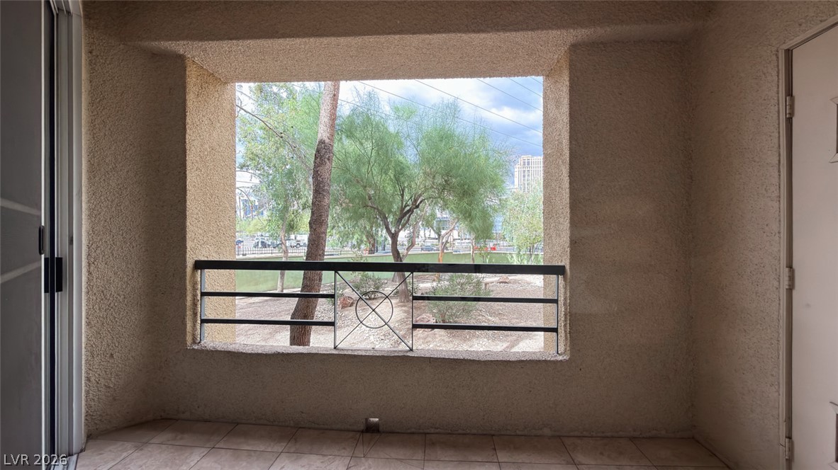 Photo 26 of 59, 210 E Flamingo Road #112