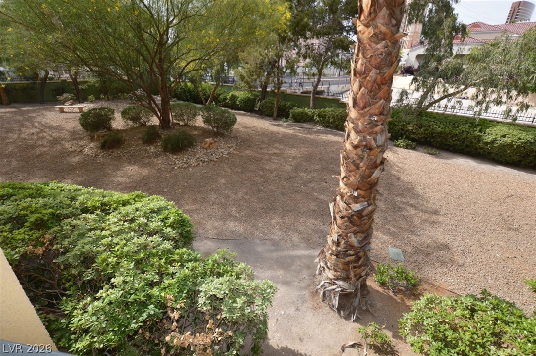 Photo 28 of 59, 210 E Flamingo Road #112