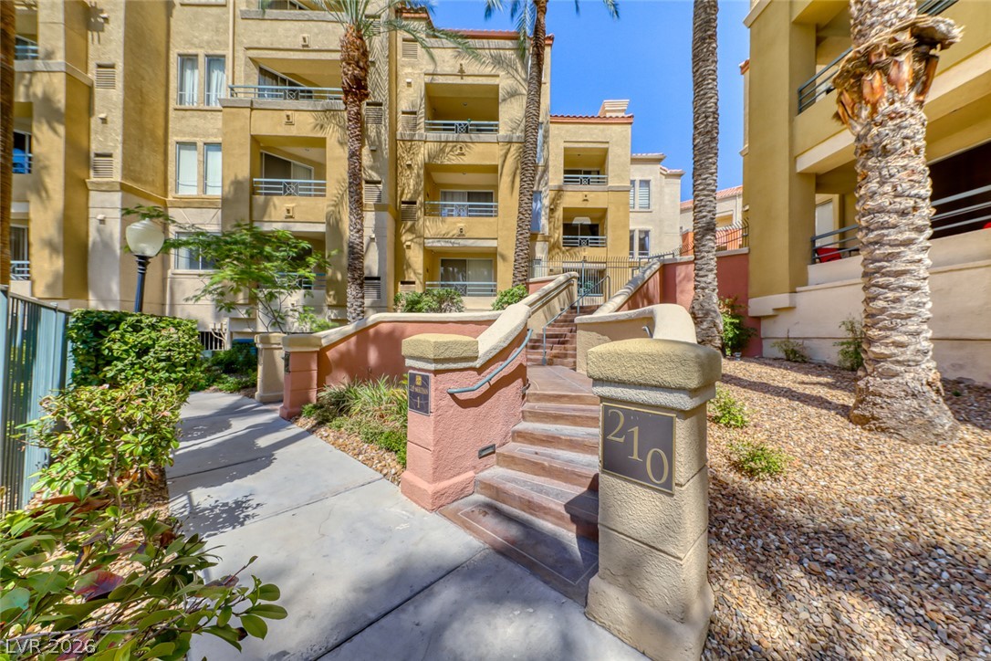 Photo 30 of 59, 210 E Flamingo Road #112