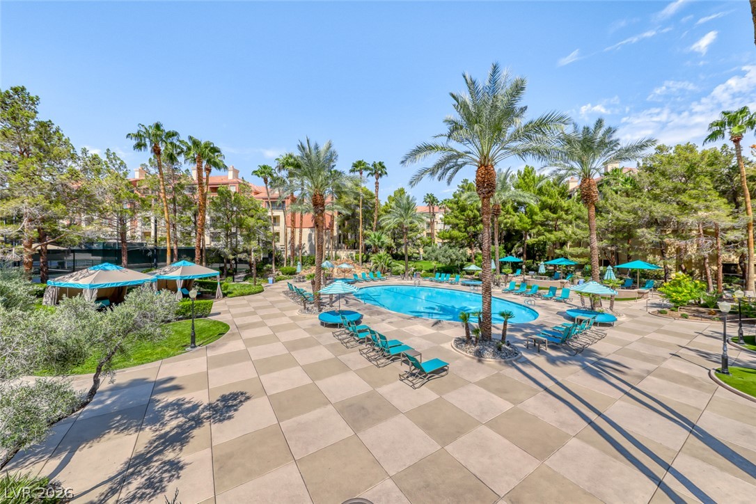 Photo 38 of 59, 210 E Flamingo Road #112