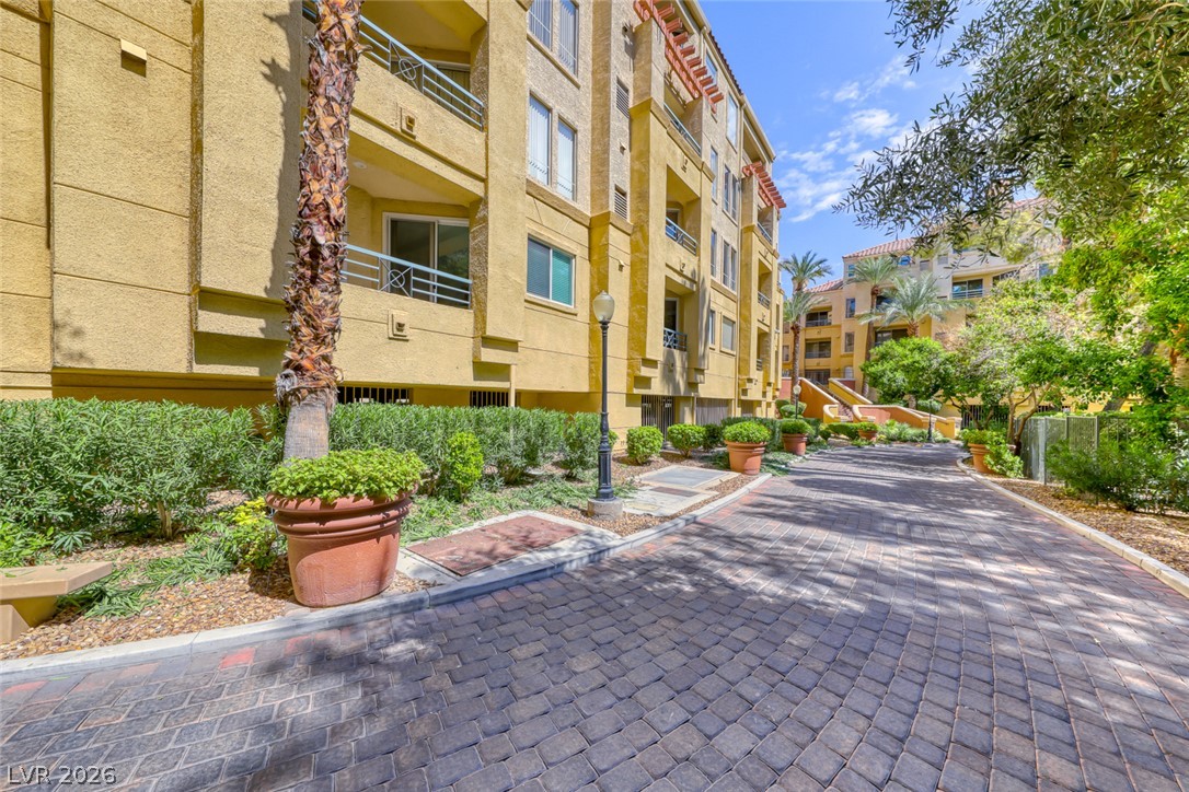 Photo 45 of 59, 210 E Flamingo Road #112