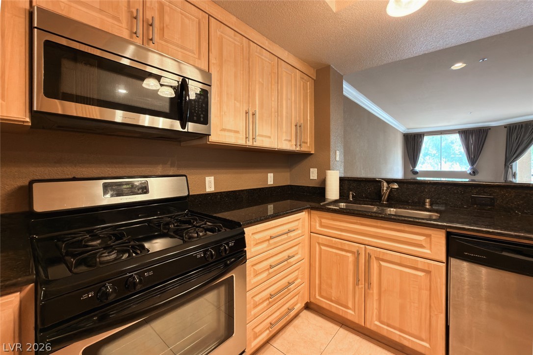 Photo 9 of 59, 210 E Flamingo Road #112
